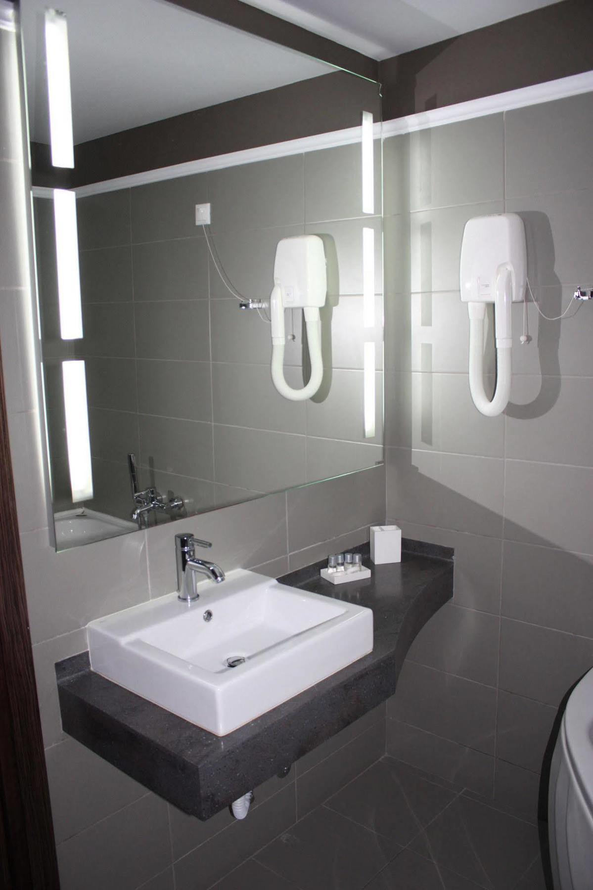 Hotel Cariatis 2*